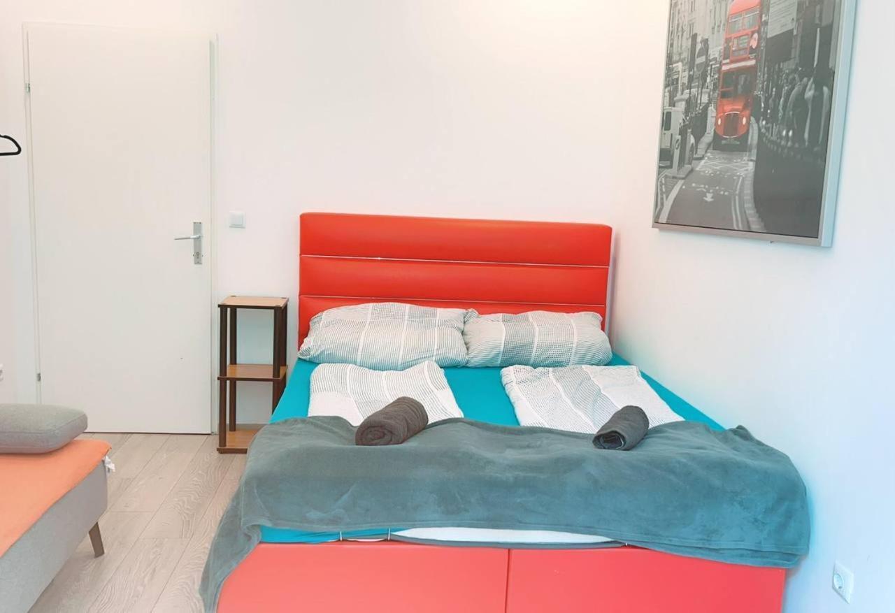 Comfort Triple Room Hn เวียนนา ภายนอก รูปภาพ